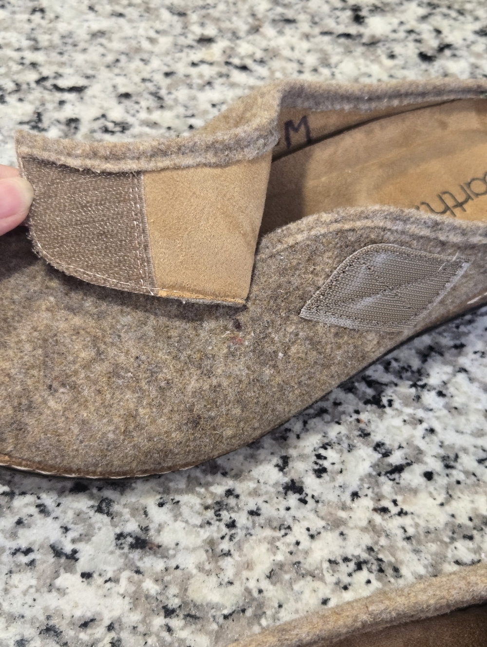 Earth Wool Slip-On Clogs in Heathered Brown Size 9 - Picture 5 of 11